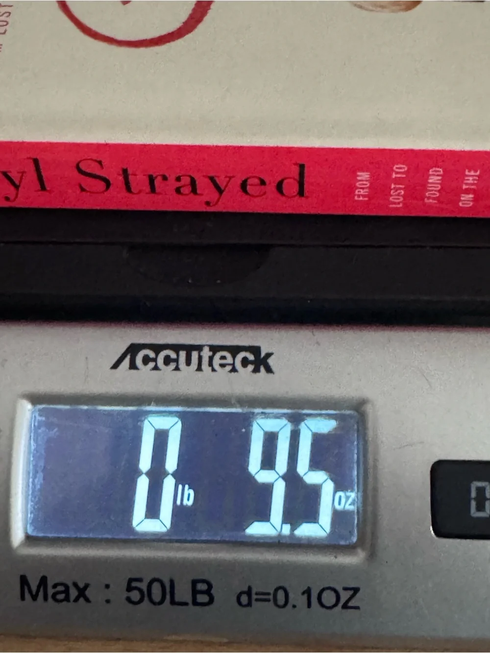 Wild from lost to found on the pacific crest trail by Cheryl Strayed Paperback